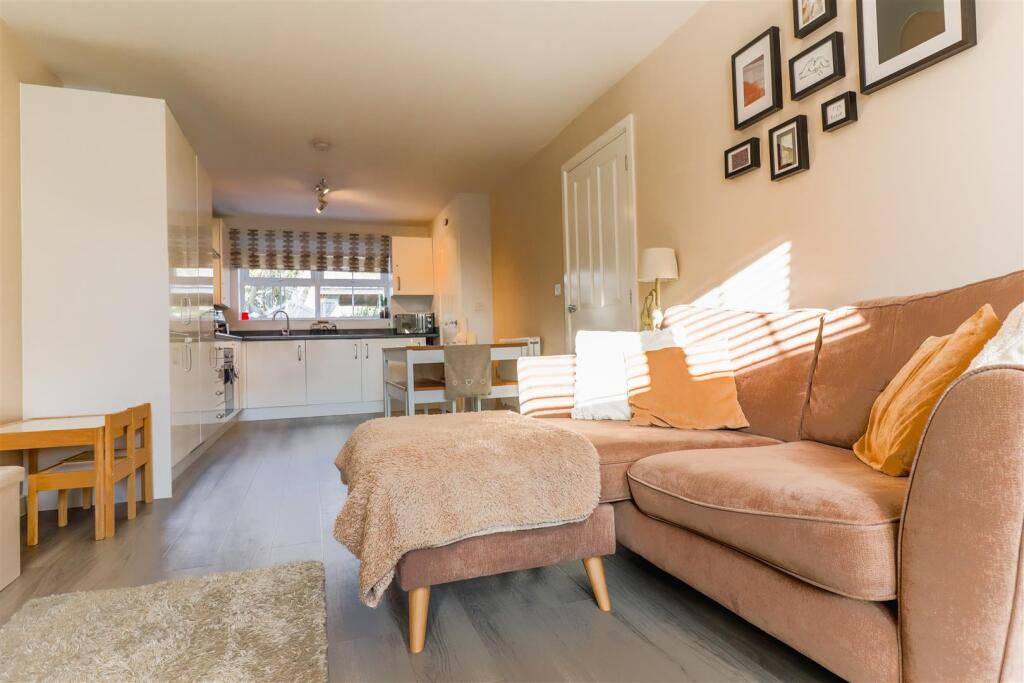 Additional image 7 of Meadow Drive, Long Itchington, Southam