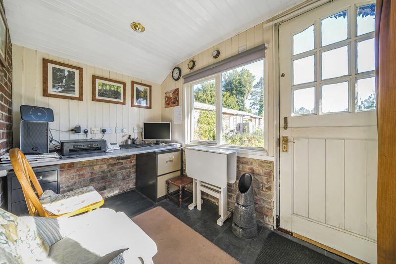 Additional image 28 of Postling