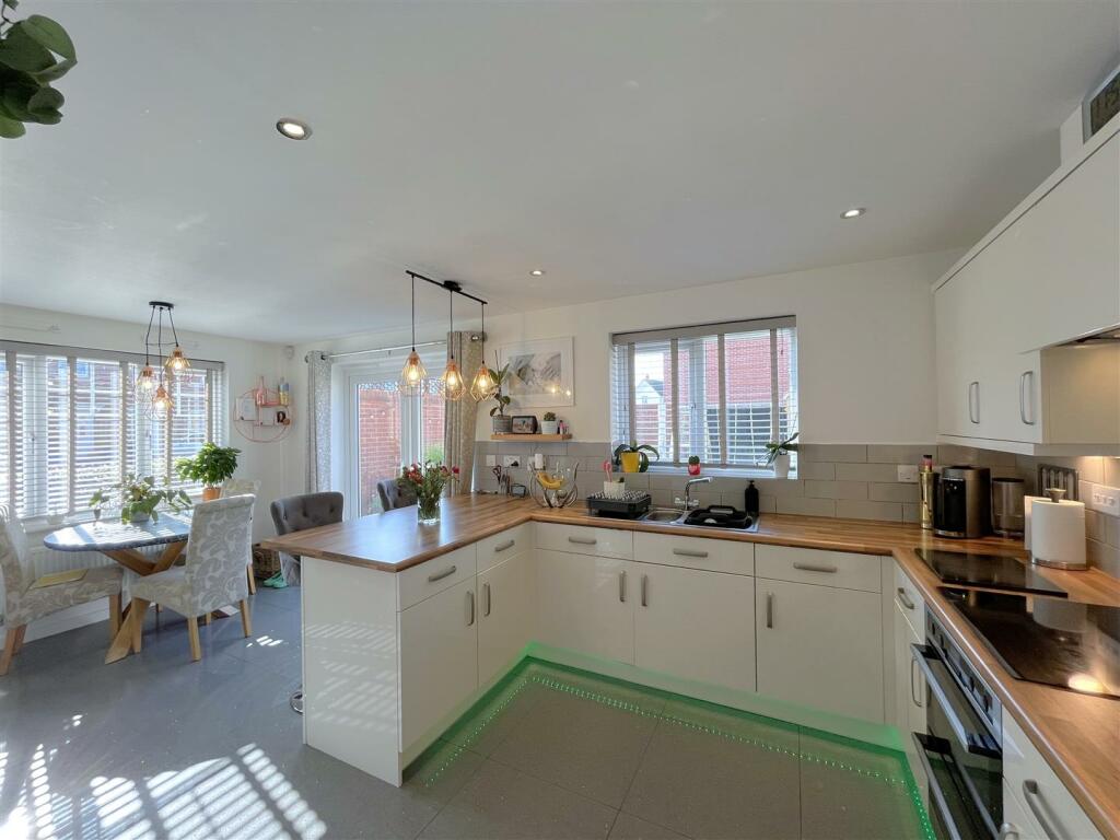 Additional image 11 of Anderton Avenue, Wellesbourne, Warwick