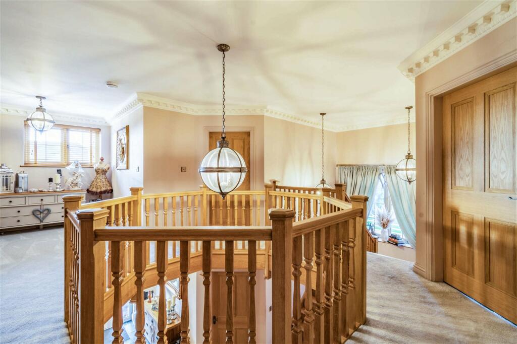 Additional image 22 of Luxury Home On Weston Lane, Bulkington, CV12 9RX