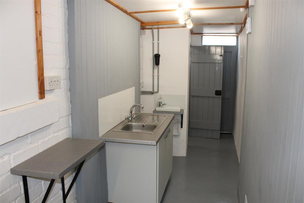 Additional image 8 of Holt Lane