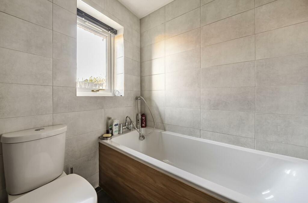 Additional image 19 of Braids Close, Rugby, CV21