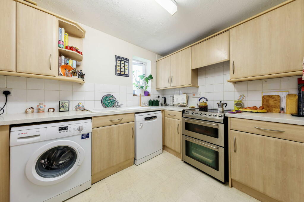 Additional image 7 of Pinecroft Court, Wickham Lane, Welling DA16 3ET