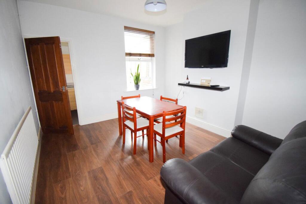 Additional image 8 of Wild Street