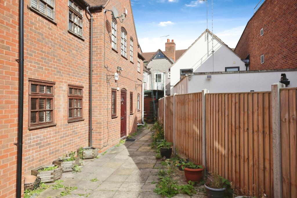 Additional image 14 of The Square, Kenilworth