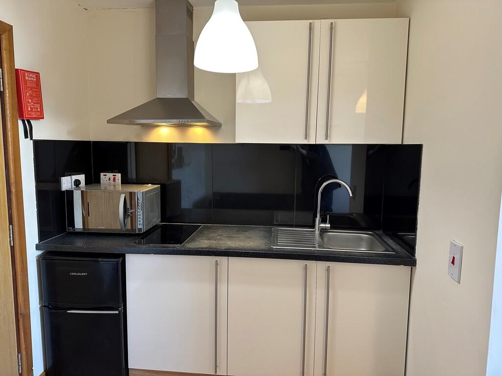 Additional image 4 of Queens Road Room 15