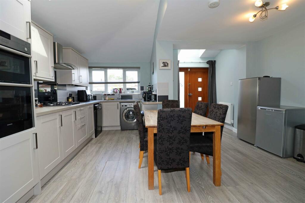 Additional image 6 of Edmondes Close, Warwick