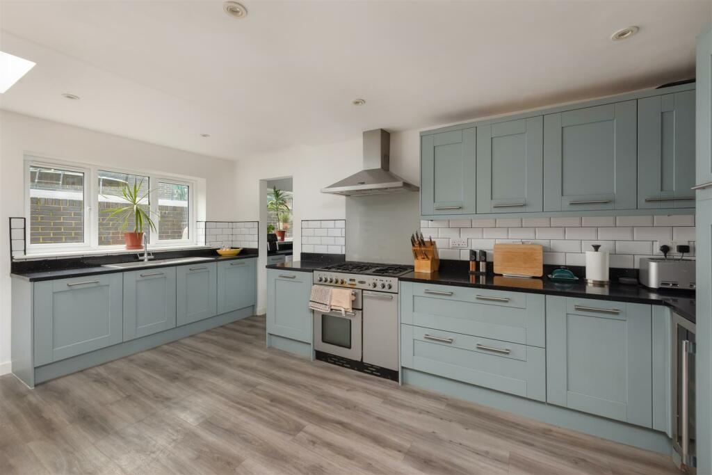 Additional image 22 of Shearwater Avenue, Whitstable