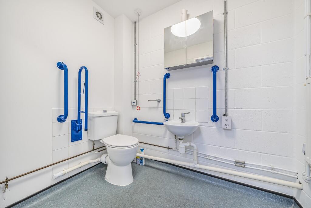 Additional image 12 of Oyo Business Units, Crabtree Manorway North, Belvedere, Kent, DA17