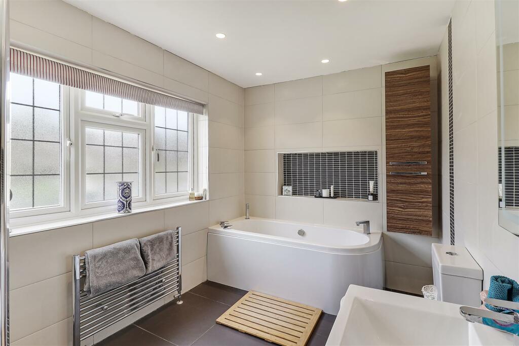 Additional image 8 of Cob Drive, Shorne,