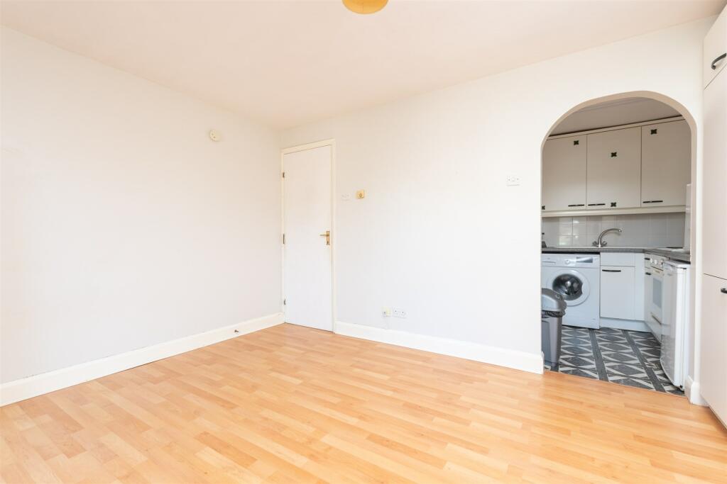 Additional image 5 of Heatherbank Close, Dartford, Kent