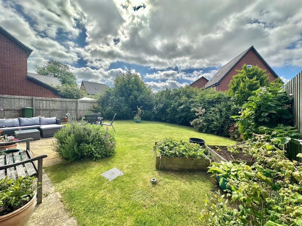 Additional image 28 of Oaks Close, Aston, Cheshire