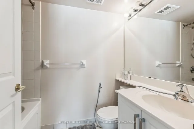 Additional image 21 of 11 Lee Centre Dr Unit 1002