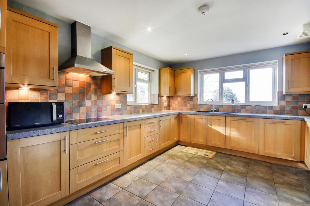 Additional image 4 of Greenwood Lodge & Plot, Birchwood Road, Swanley