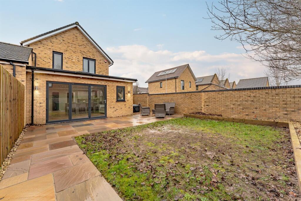 Additional image 23 of Hannah Drive, Locking Parklands - LARGE EXTENSION