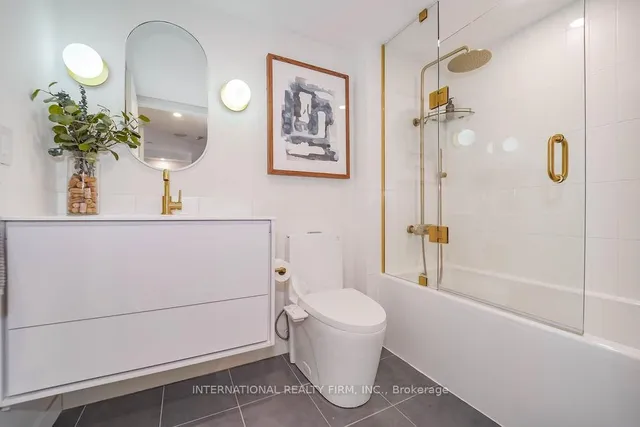 Additional image 30 of 725 King St Unit 811