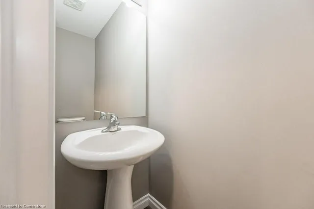 Additional image 18 of 105 Woodbine Ave