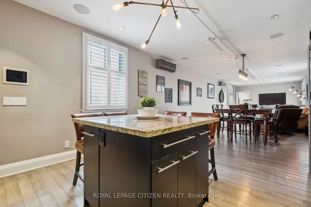 Additional image 11 of 326 Carlaw Ave Unit 201