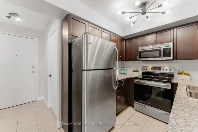 Additional image 14 of 812 Lansdowne Ave Unit 113