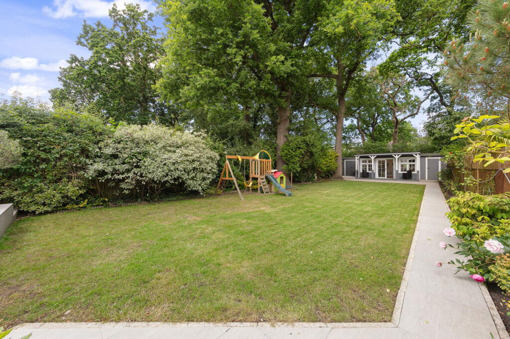 Additional image 5 of Hayes Chase, West Wickham, BR4