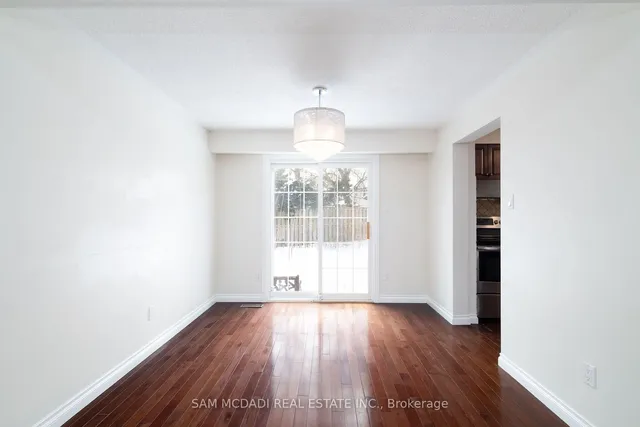 Additional image 13 of 2290 Devon Rd