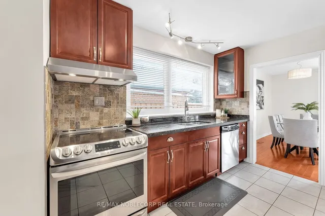 Additional image 8 of 4230 Bloor St