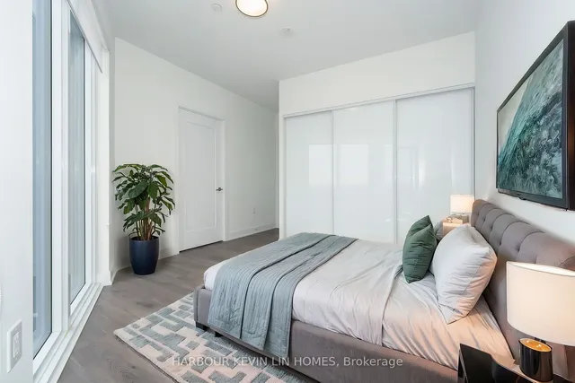 Additional image 5 of 575 Bloor St Unit 2703