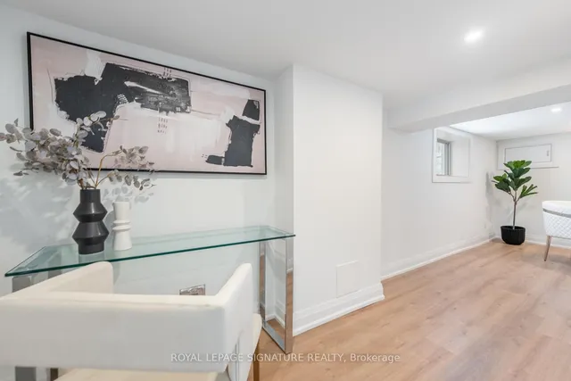 Additional image 34 of 94 Huntington Ave