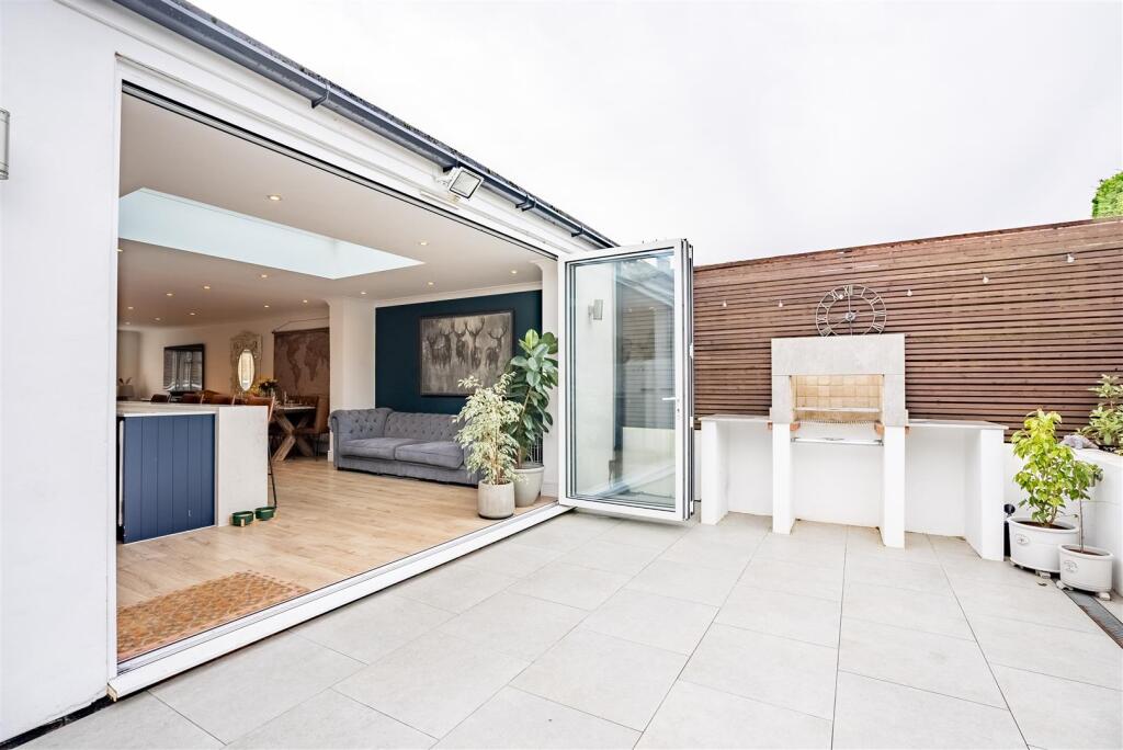 Additional image 18 of Park Lane, Colney Heath, St. Albans