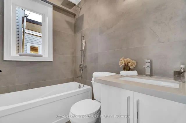 Additional image 22 of 1646 Dupont St