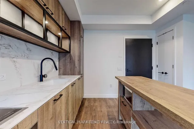 Additional image 10 of 505 Richmond St Unit 815