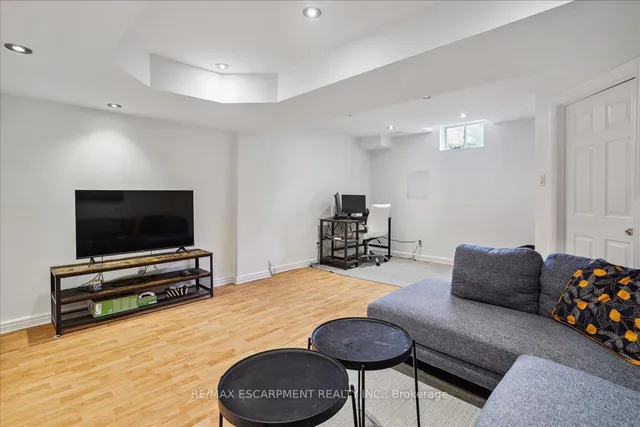 Additional image 28 of 2403 Emerson Dr