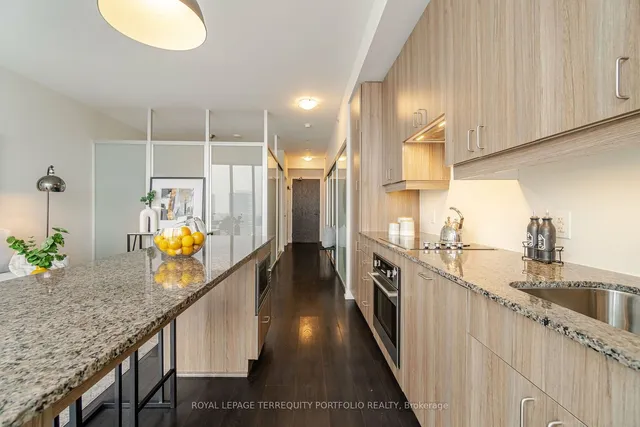 Additional image 9 of 426 University Ave Unit 3709