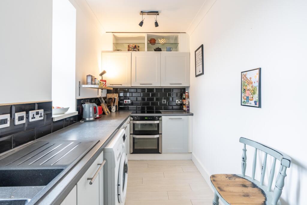 Additional image 9 of Flat 1, 6 Landemann Circus, Weston-super-Mare