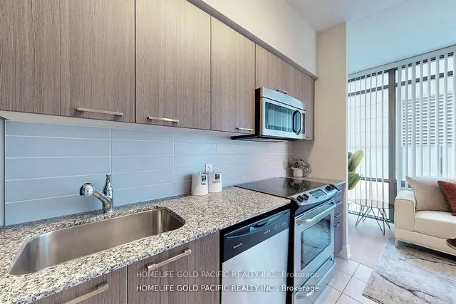 Additional image 13 of 832 Bay St Unit 1202