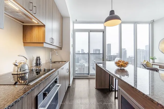 Additional image 8 of 426 University Ave Unit 3709