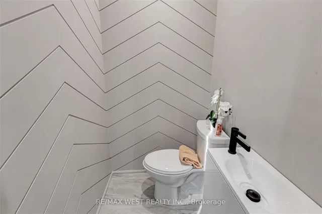 Additional image 20 of 94 Lake Cres