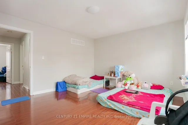 Additional image 26 of 7 Berringer Grve