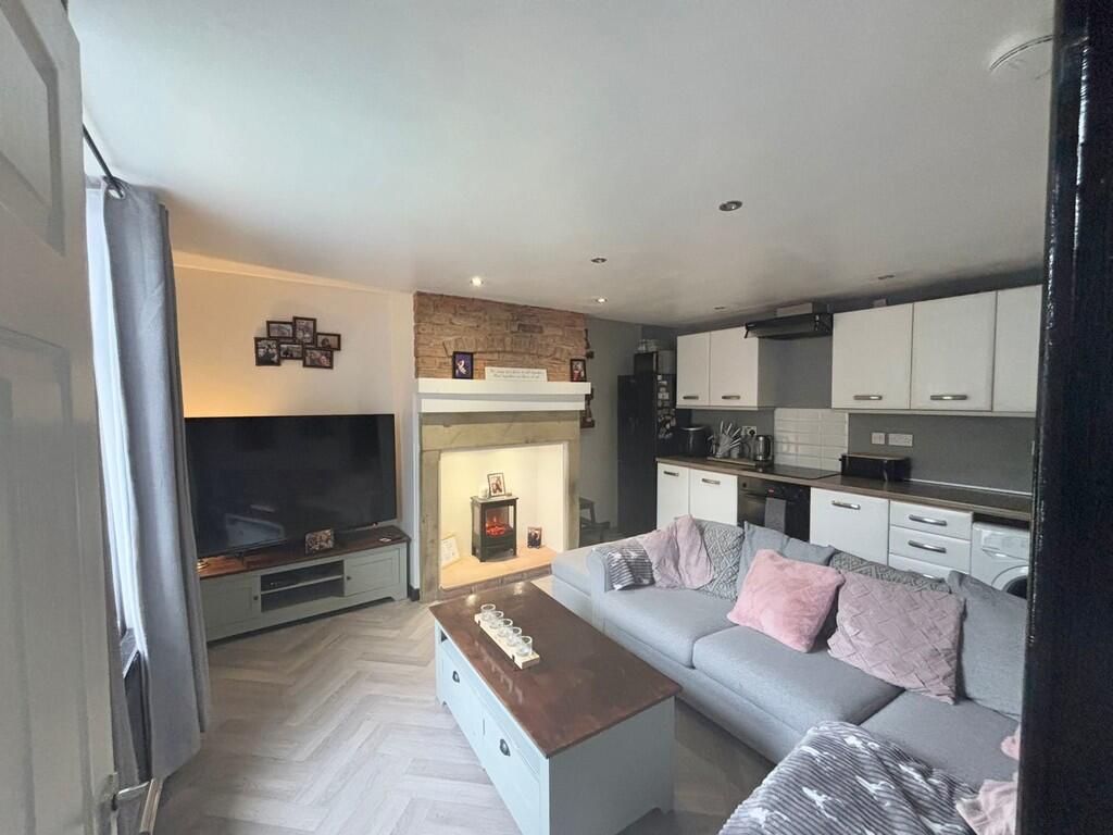 Additional image 11 of High Street, Thornton