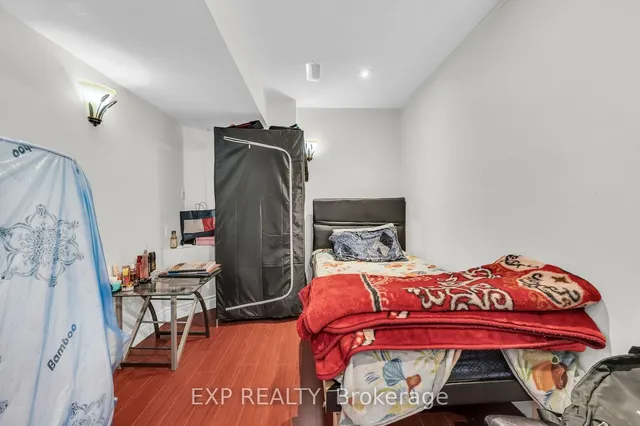Additional image 31 of 84 Harbourtown Cres