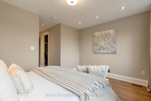 Additional image 31 of 2 Helen Ave