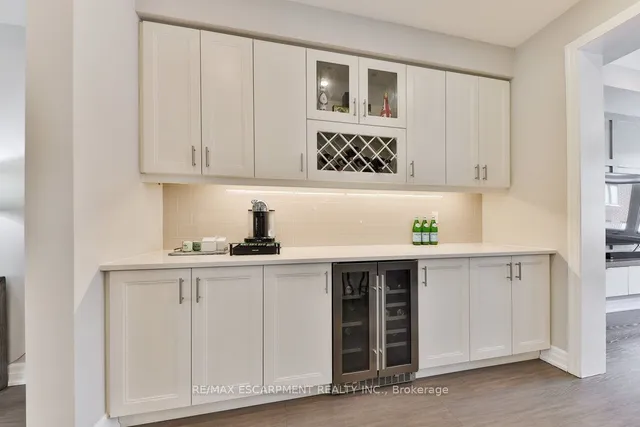 Additional image 12 of 2 Vaudeville Dr