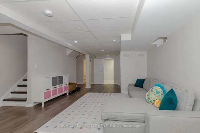 Additional image 31 of 1780 Lampman Ave