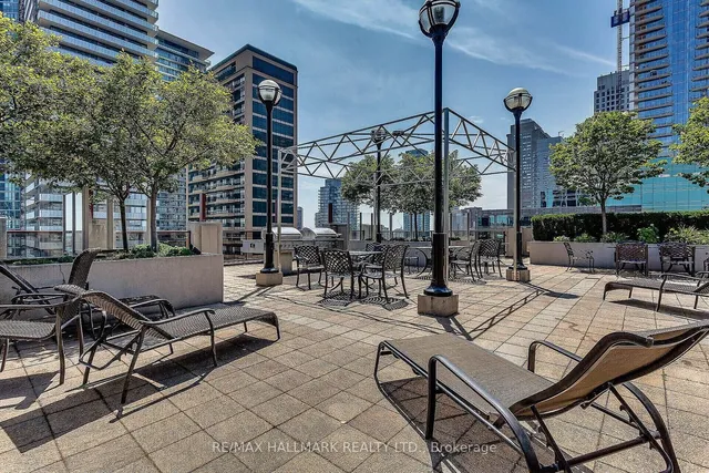 Additional image 17 of 85 Bloor St Unit 402