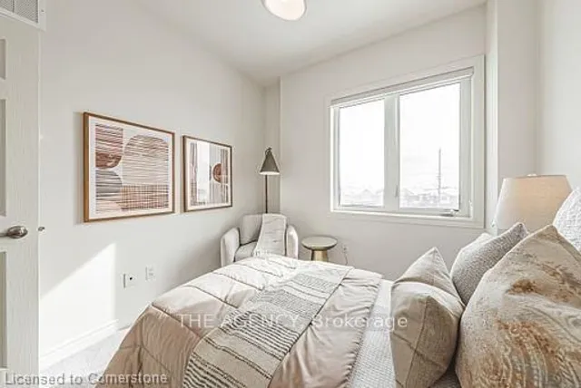 Additional image 37 of 525 Dundas St East