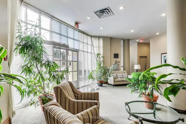 Additional image 4 of 11 Thorncliffe Park Dr Unit 406