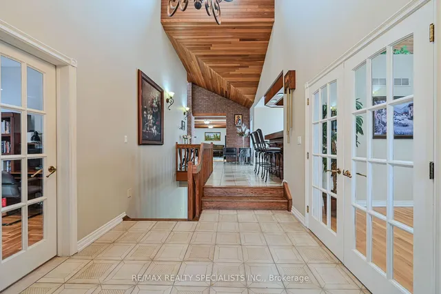 Additional image 5 of 6 Leone Lane