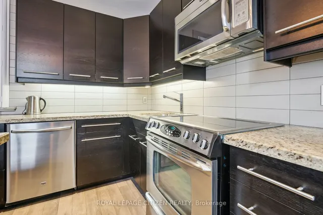 Additional image 9 of 326 Carlaw Ave Unit 201