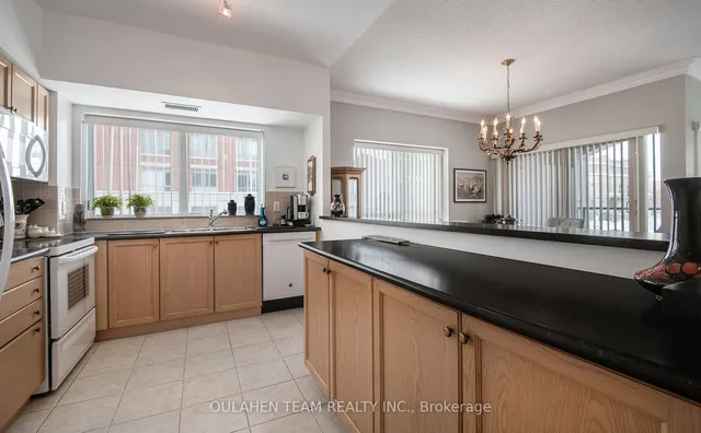 Additional image 8 of 1 Clairtrell Rd Unit 212