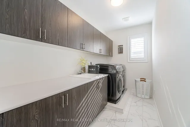 Additional image 40 of 583 Beam Crt